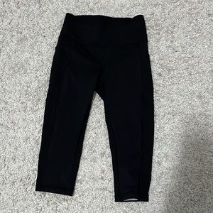 women’s lululemon capri leggings